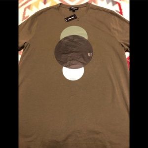 Mens green T-shirt from Express. Circles in front. Black, green and white.